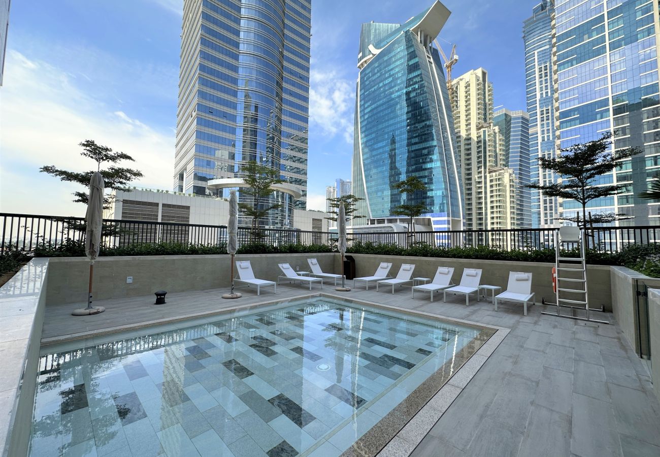 Apartment in Dubai - Affordable 1BR Close to Public Transit - ZAD-13