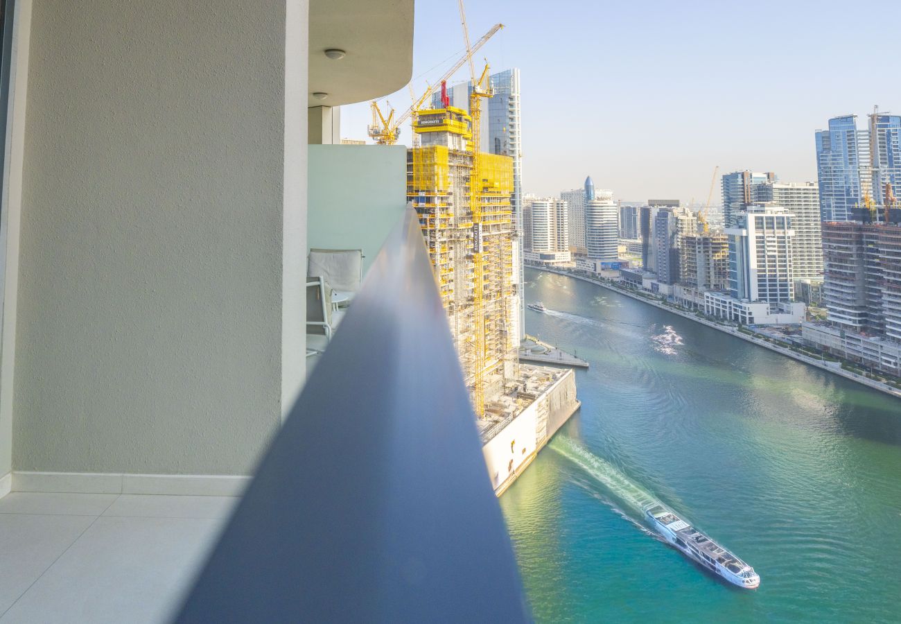 Apartment in Dubai - Affordable 1BR Close to Public Transit - ZAD-13