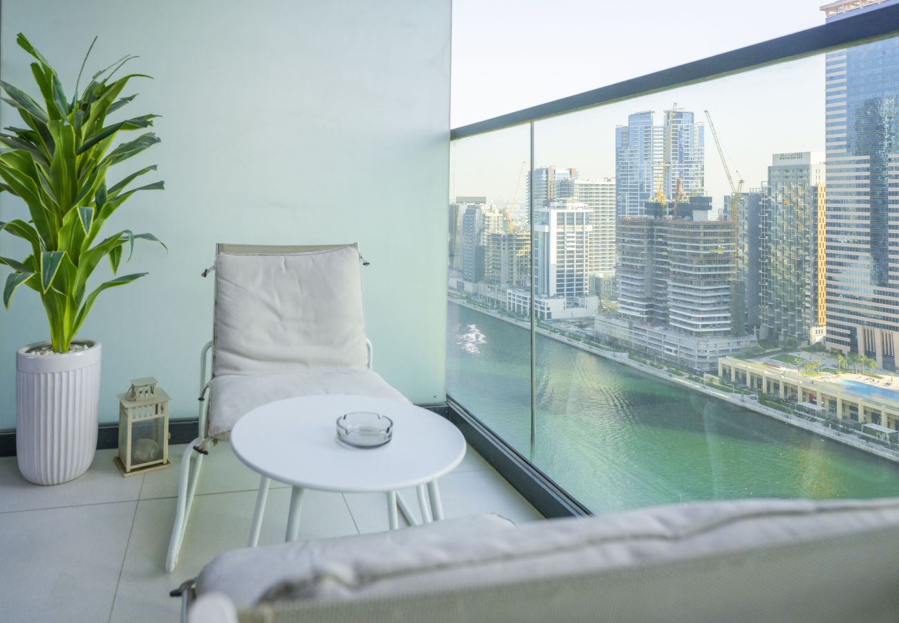 Apartment in Dubai - Affordable 1BR Close to Public Transit - ZAD-13