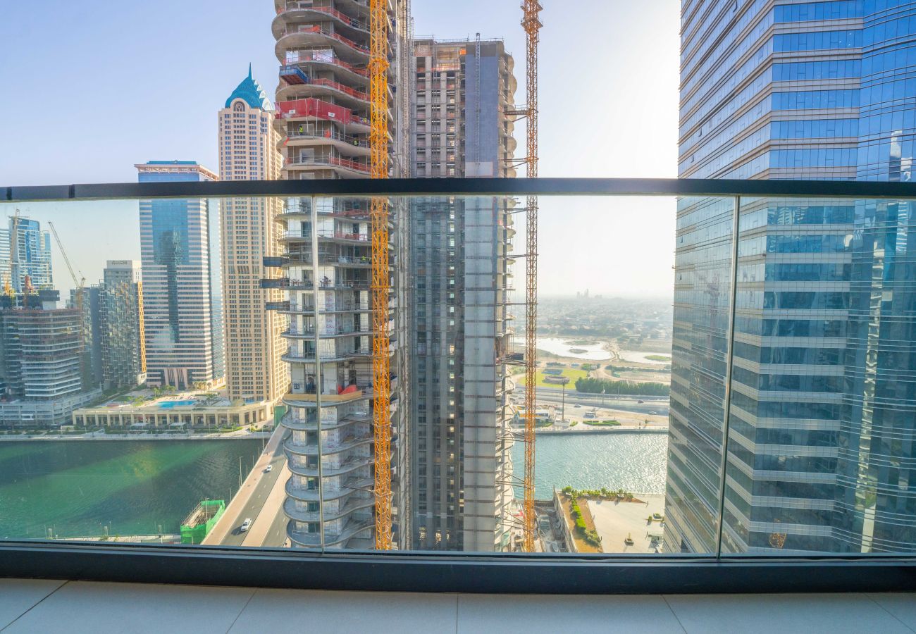 Apartment in Dubai - Affordable 1BR Close to Public Transit - ZAD-13