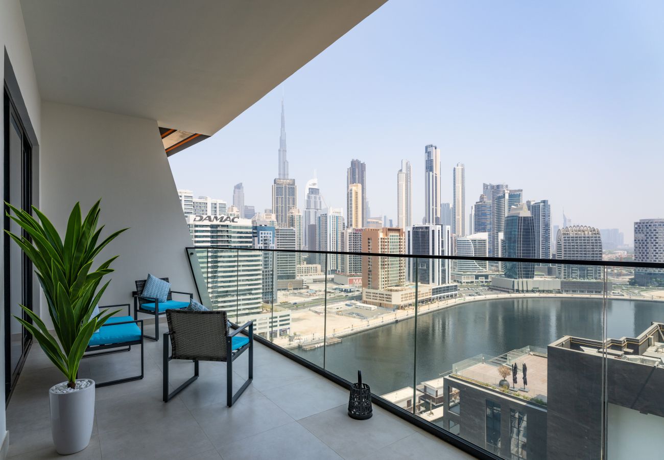 Apartment in Dubai - Luxury 1BR with In-Unit Laundry - BCAN-05
