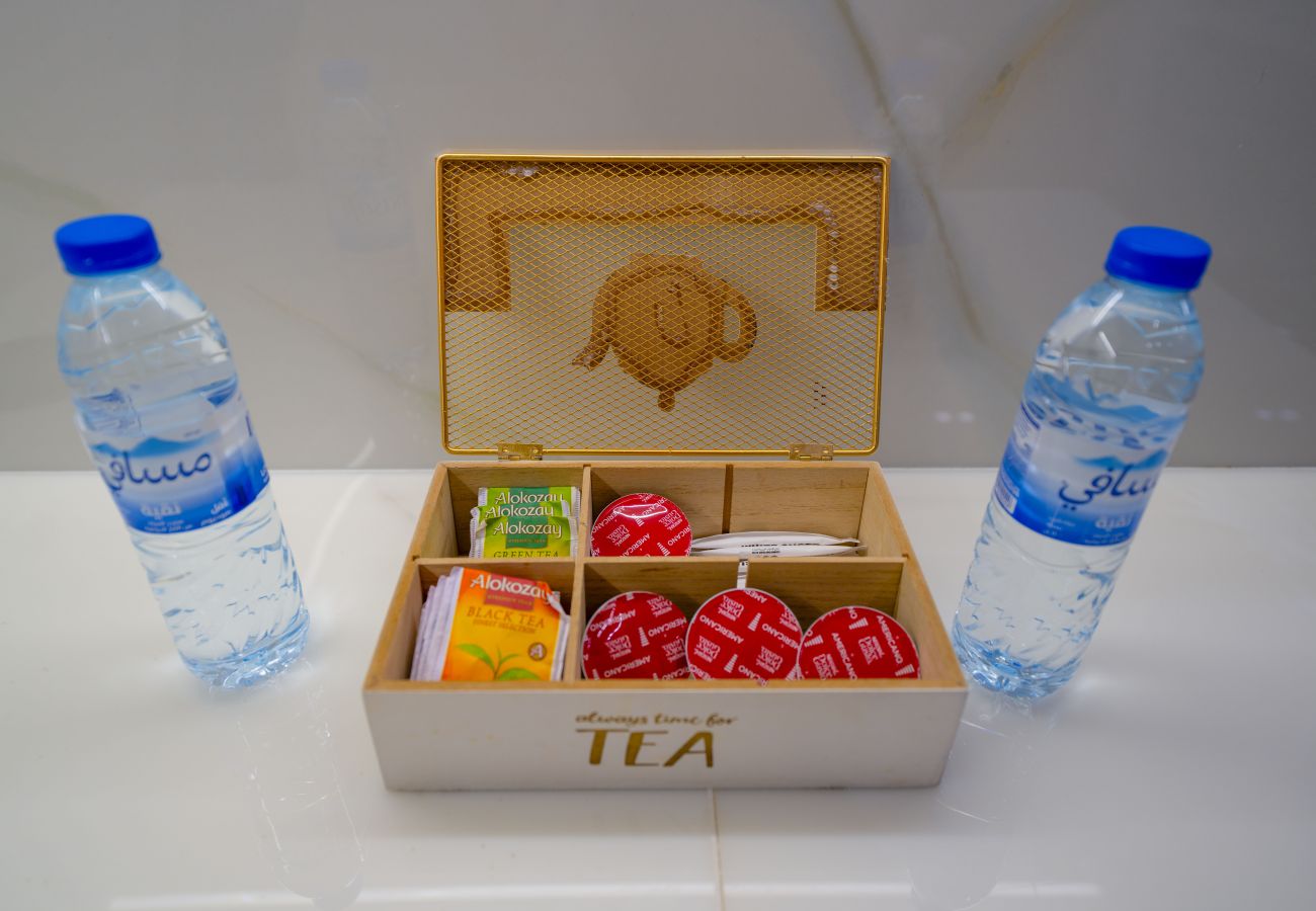 Apartment in Dubai - Luxury 1BR with In-Unit Laundry - BCAN-05