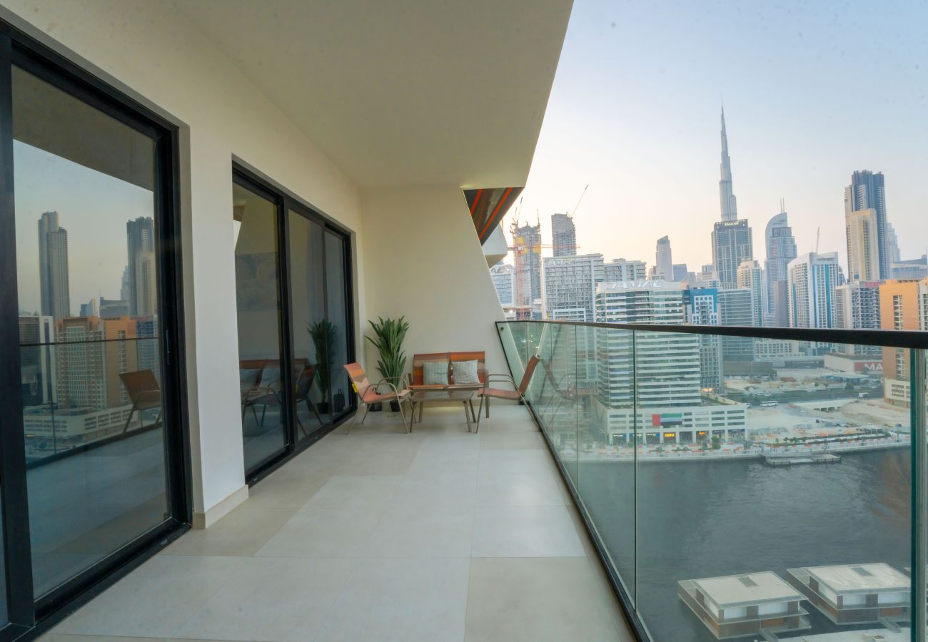 Apartment in Dubai - Luxury 1BR with In-Unit Laundry - BCAN-05