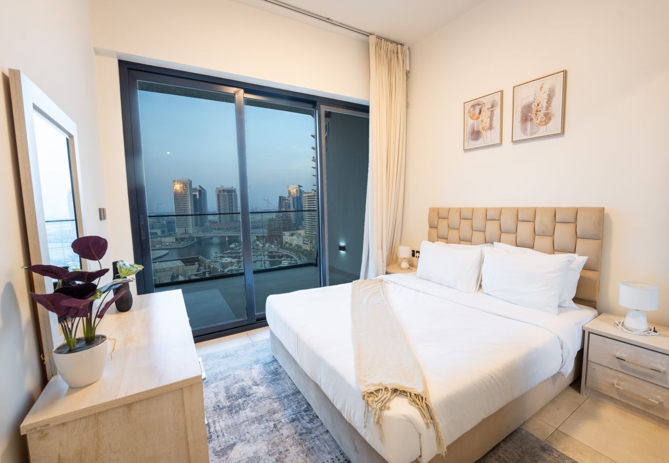 Apartment in Dubai - Luxury 1BR with In-Unit Laundry - BCAN-05