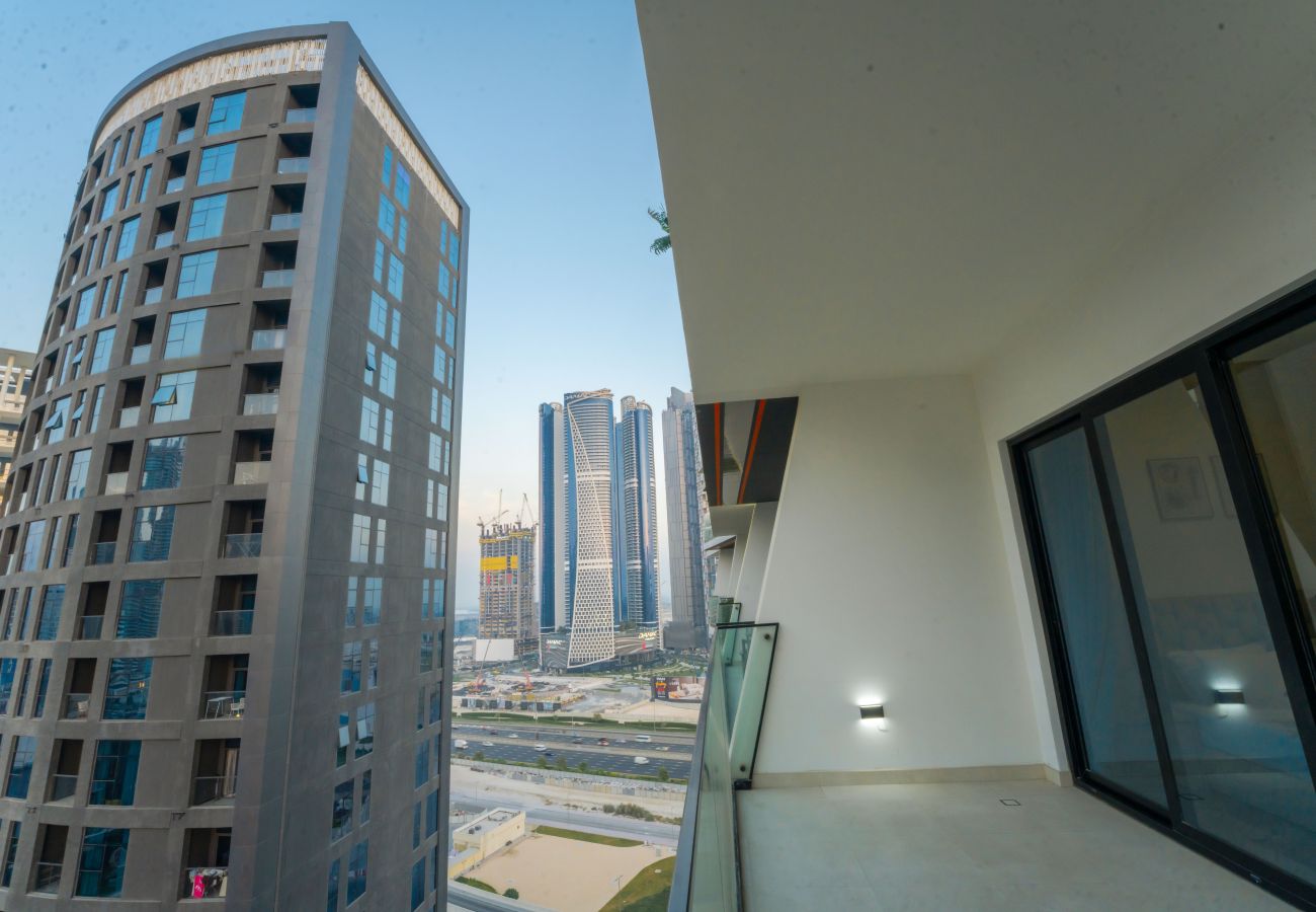 Apartment in Dubai - Luxury 1BR with In-Unit Laundry - BCAN-05