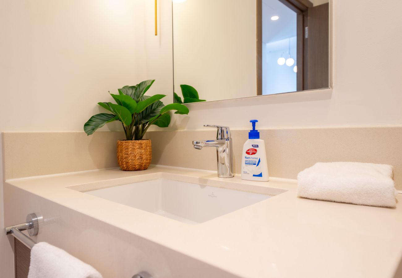 Apartment in Dubai - EasyGo - 2BR Luxury Apt-Terrace w/ Pool Access