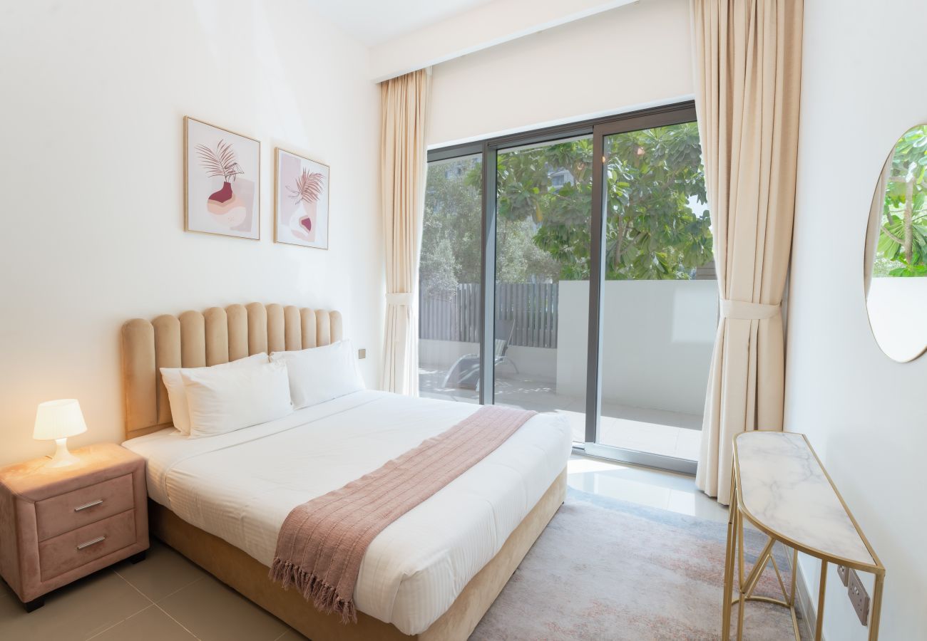 Apartment in Dubai - EasyGo - 2BR Luxury Apt-Terrace w/ Pool Access