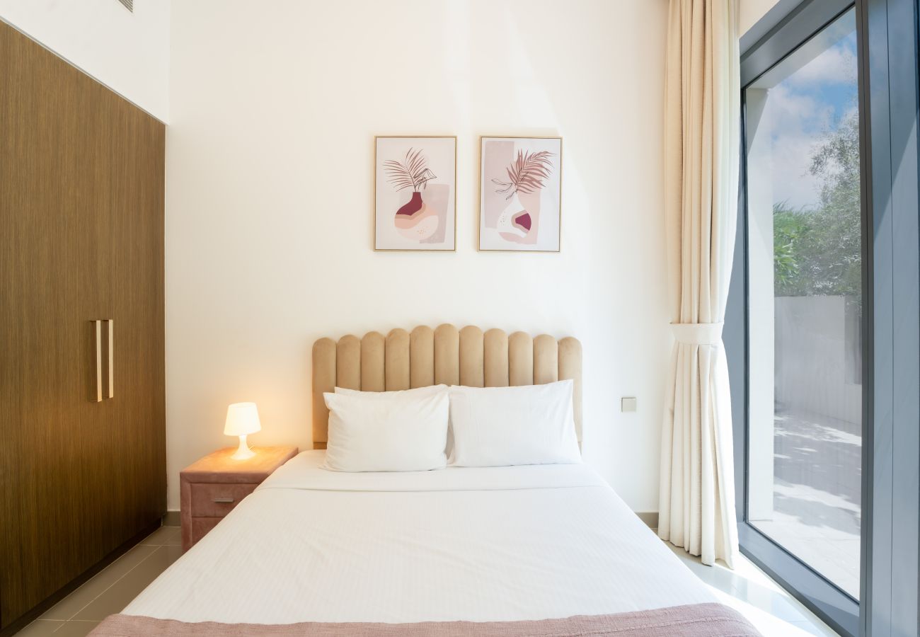 Apartment in Dubai - EasyGo - 2BR Luxury Apt-Terrace w/ Pool Access