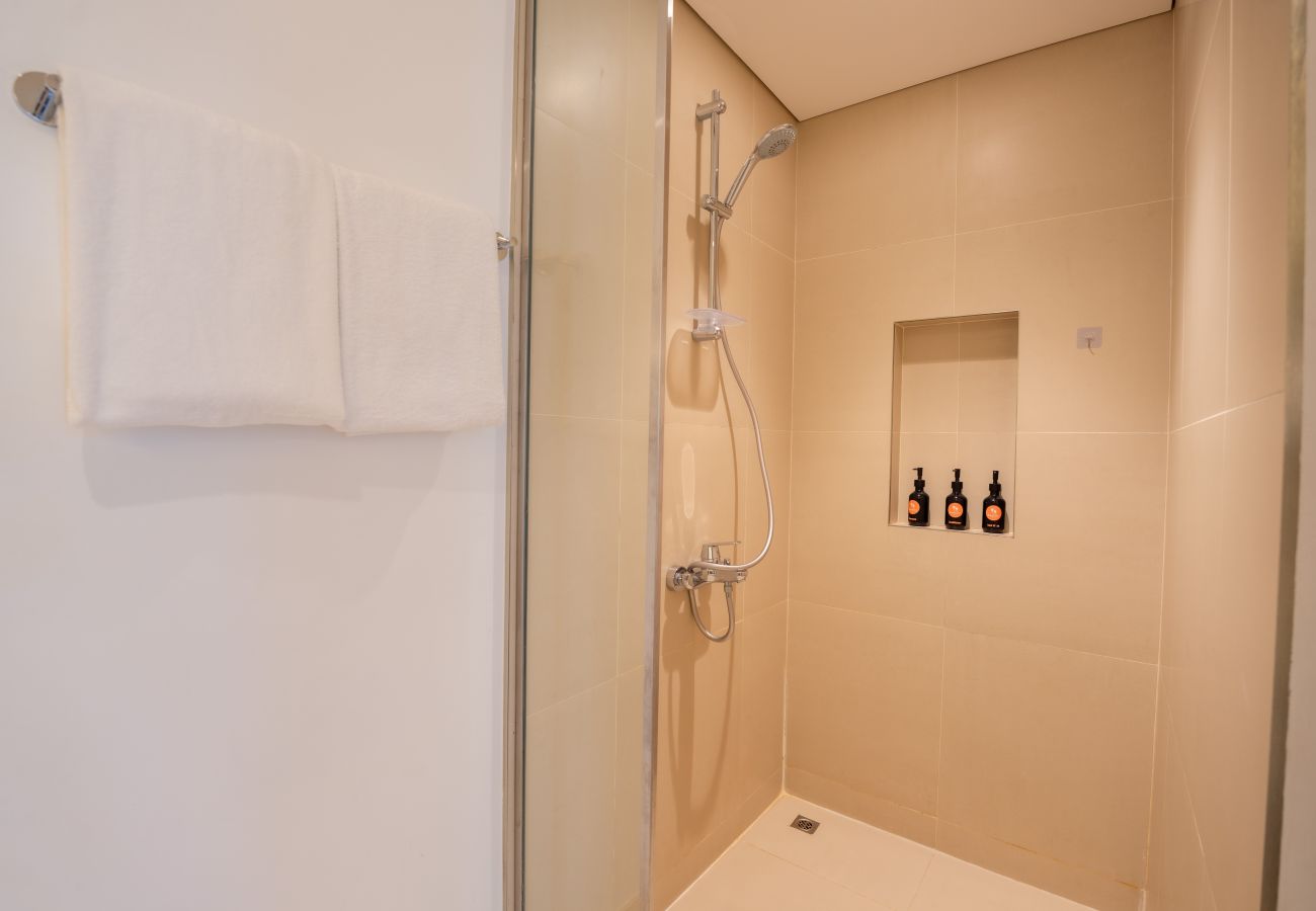Apartment in Dubai - EasyGo - 2BR Luxury Apt-Terrace w/ Pool Access
