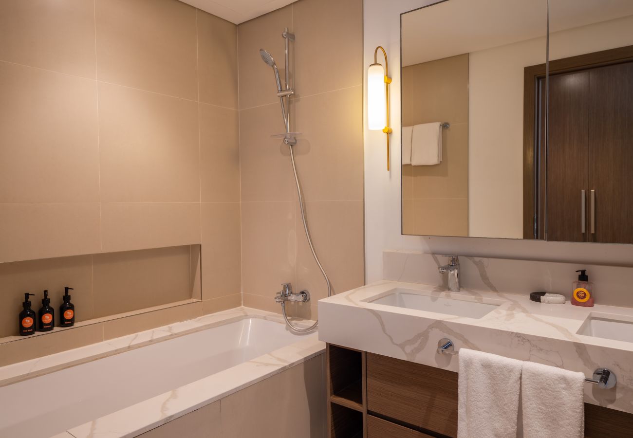 Apartment in Dubai - EasyGo - 2BR Luxury Apt-Terrace w/ Pool Access