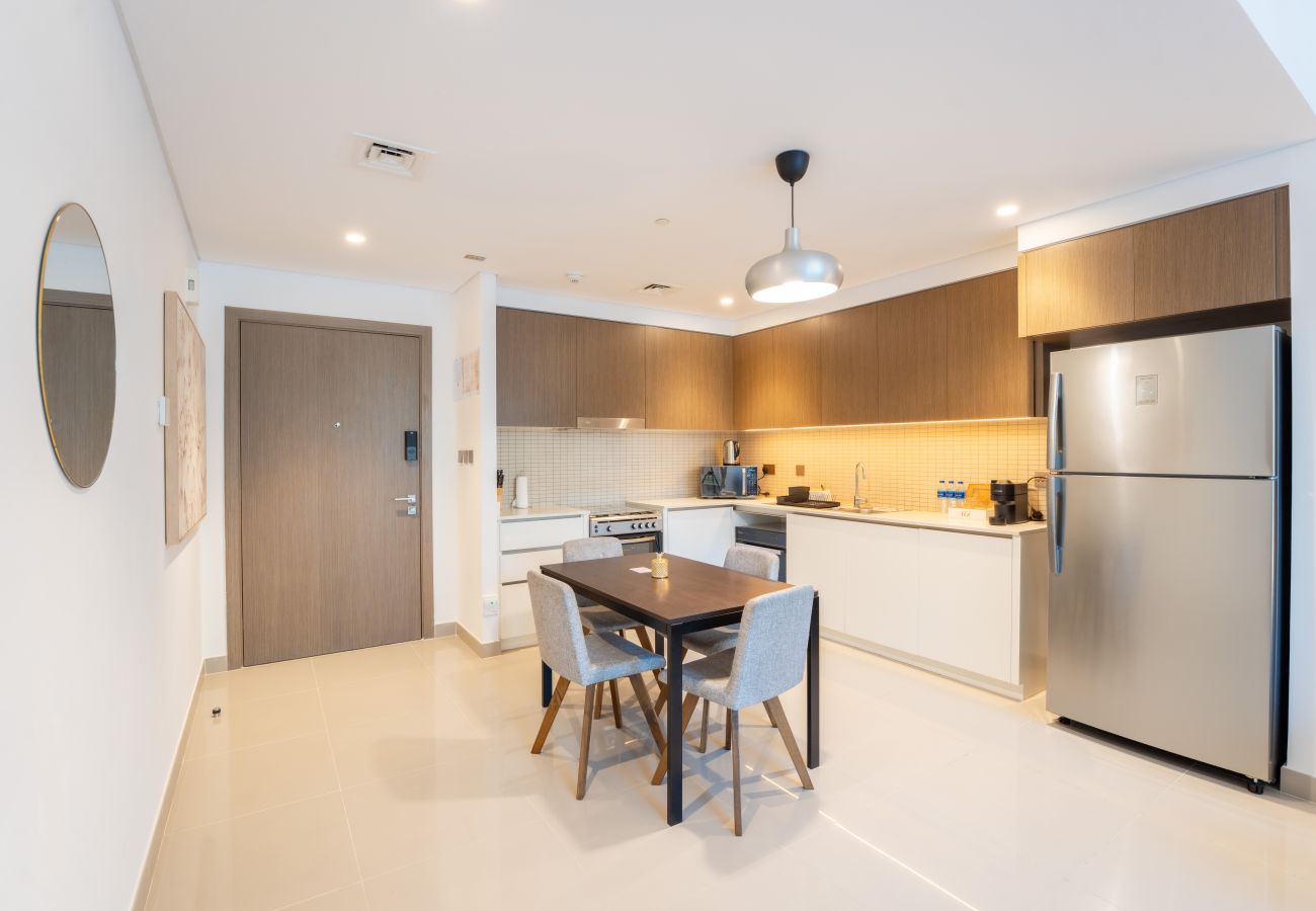 Apartment in Dubai - EasyGo - 2BR Luxury Apt-Terrace w/ Pool Access