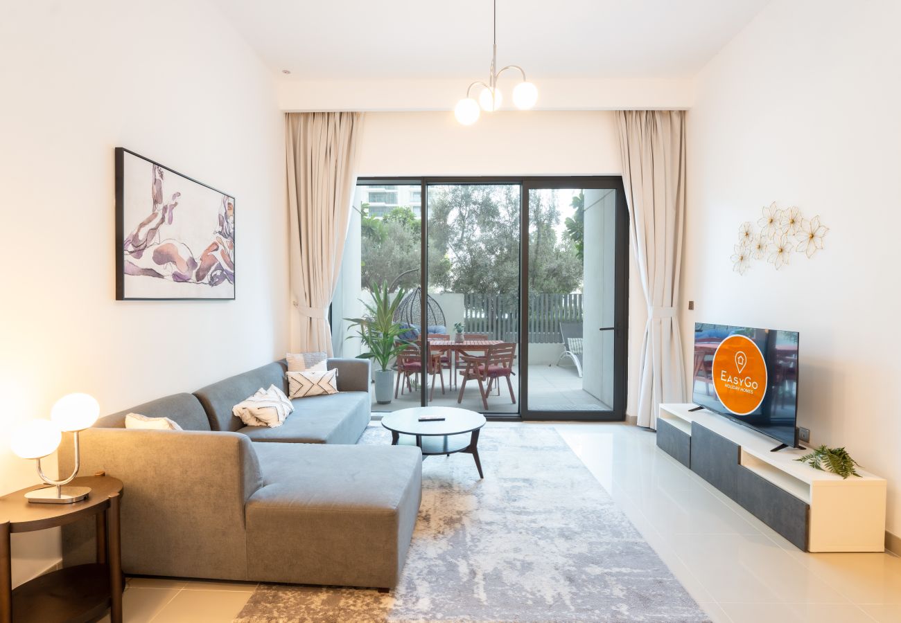 Apartment in Dubai - EasyGo - 2BR Luxury Apt-Terrace w/ Pool Access