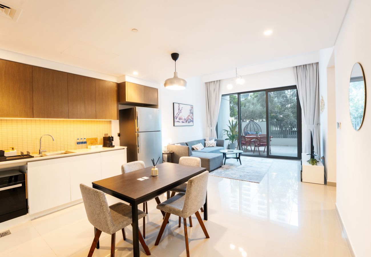 Apartment in Dubai - EasyGo - 2BR Luxury Apt-Terrace w/ Pool Access