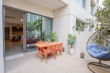 Apartment in Dubai - EasyGo - 2BR Luxury Apt-Terrace w/ Pool...