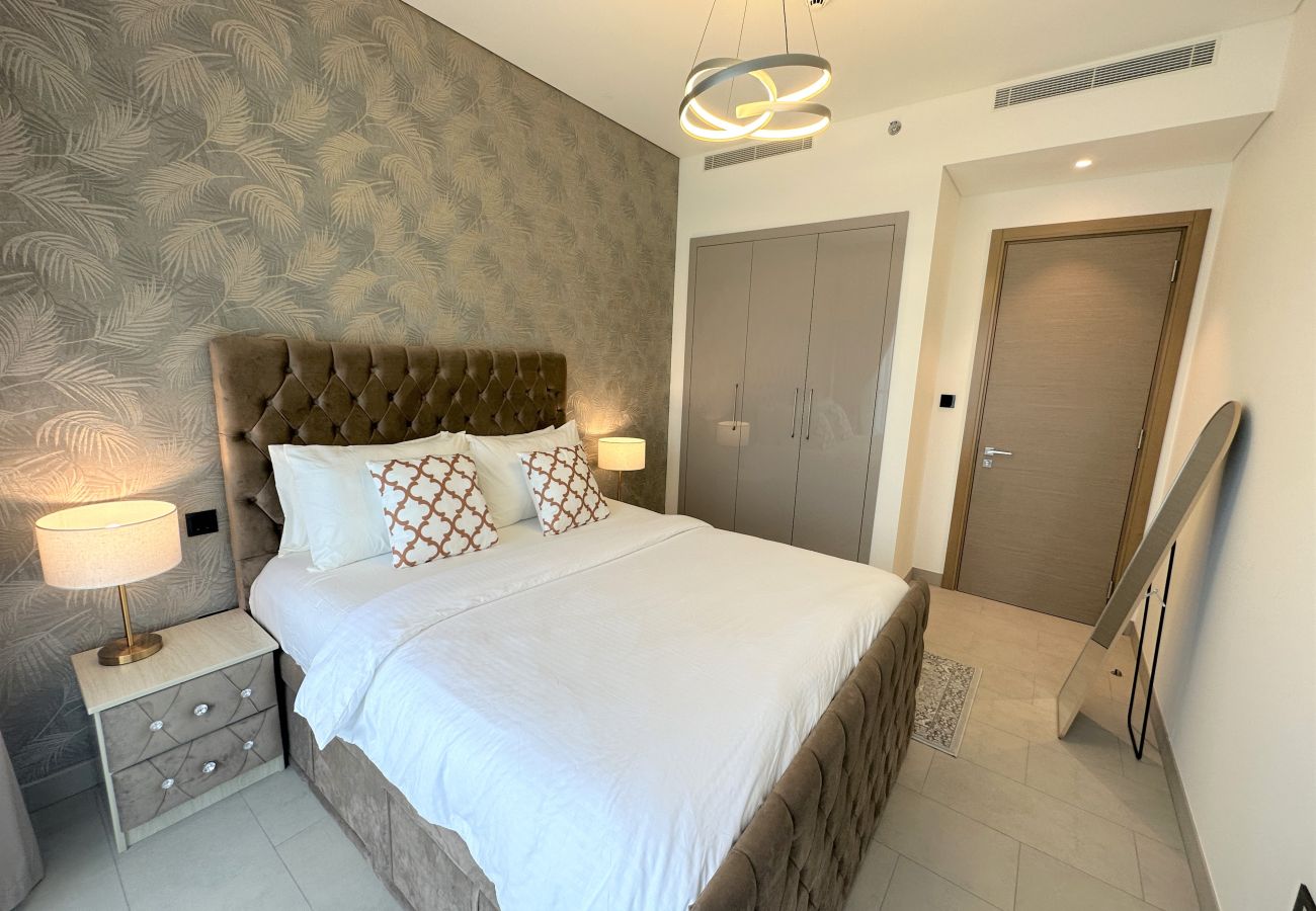 Apartment in Dubai - EasyGo – Sobha Waves 1 Bedroom + Study 