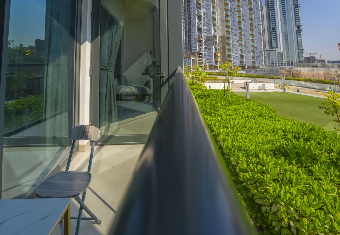 Apartment in Dubai - EasyGo – Sobha Waves 1 Bedroom + Study 