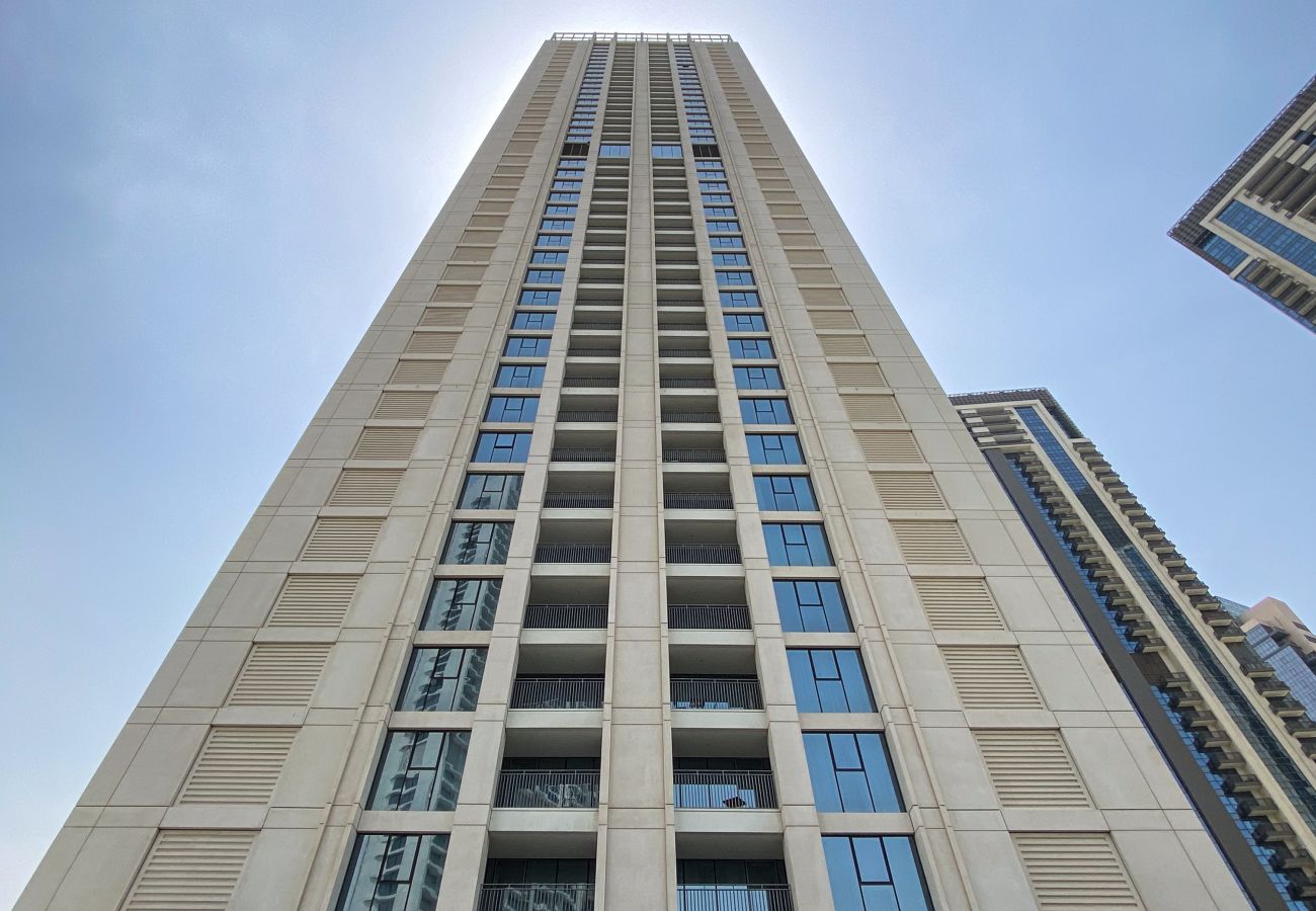 Apartment in Dubai - Luxurious 2BR with Burj Khalifa View - ICO1-04