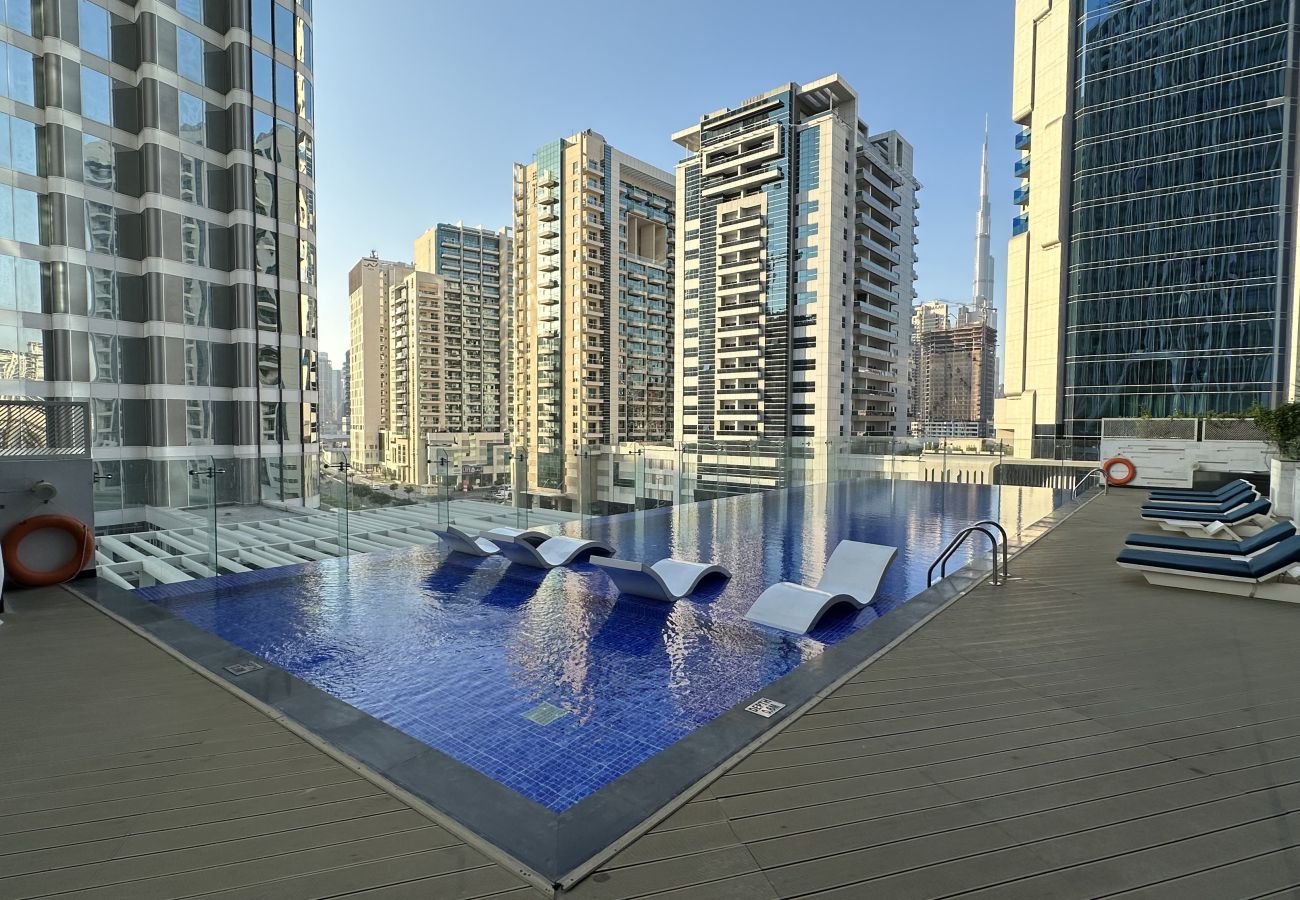 Studio in Dubai - Elegant Studio with Pool Access - BBD-07