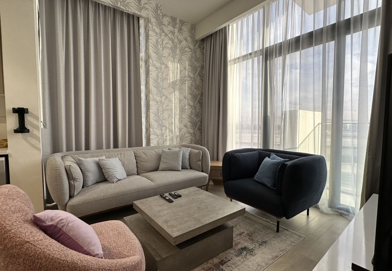 Apartment in Dubai - EasyGo -  Azizi Riviera 31 1 Bedroom
