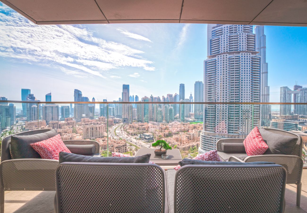 Apartment in Dubai - EasyGo - BP Burj Khalifa Fountain View 2 bedroom Apartment