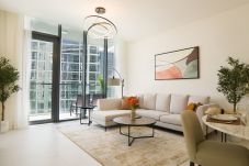 Apartment in Dubai - Stylish 2BR Oasis at District One...