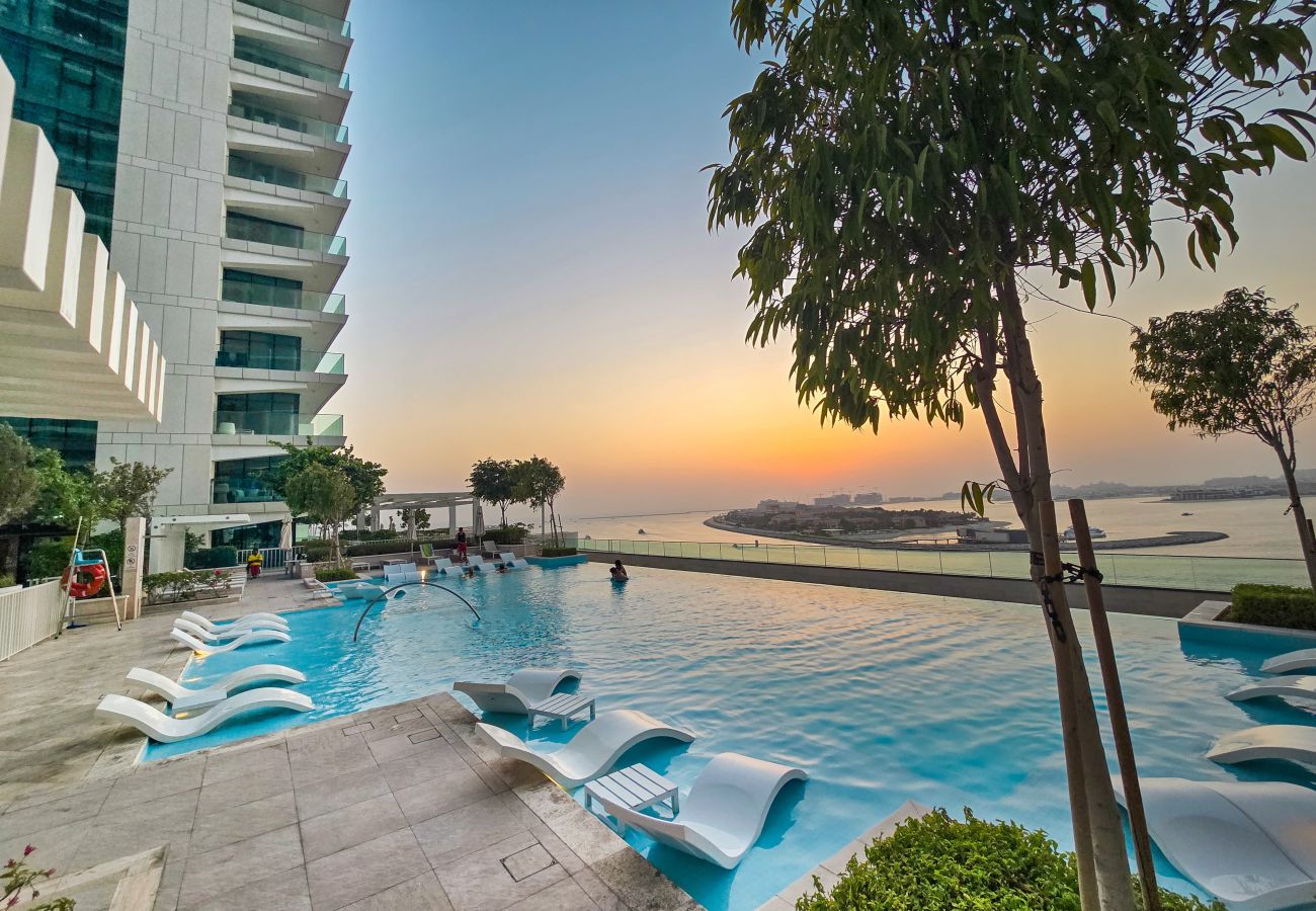 Apartment in Dubai - Elevate Your Lifestyle: 2-BR Beach Vista Tower 1 - BVT1-05