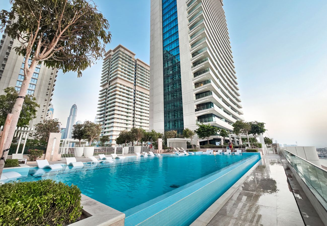 Apartment in Dubai - Elevate Your Lifestyle: 2-BR Beach Vista Tower 1 - BVT1-05