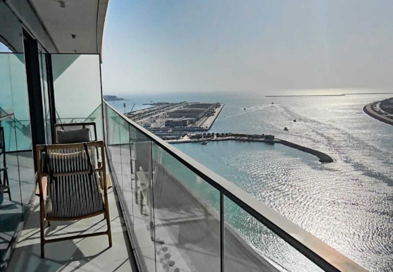 Apartment in Dubai - Elevate Your Lifestyle: 2-BR Beach Vista Tower 1 - BVT1-05