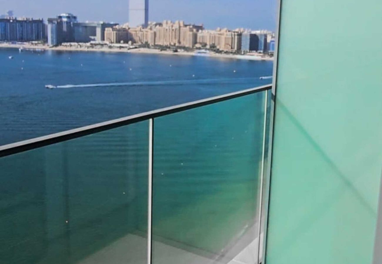 Apartment in Dubai - Elevate Your Lifestyle: 2-BR Beach Vista Tower 1 - BVT1-05