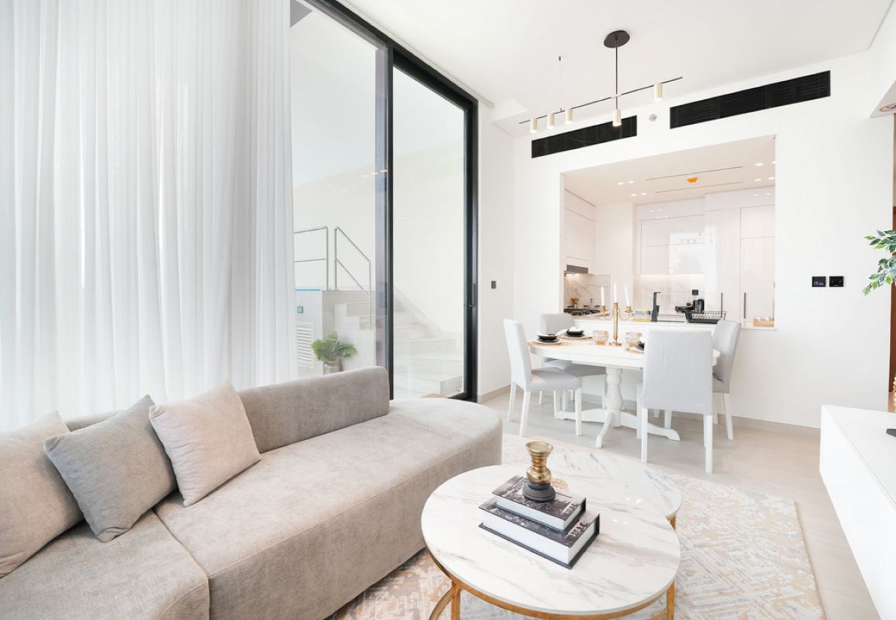 Apartment in Dubai - EasyGo - Luxury 2BDR with Private Pool JVC