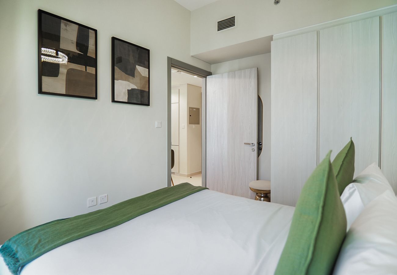 Apartment in Dubai - Cozy/sofabed/connected property Za16