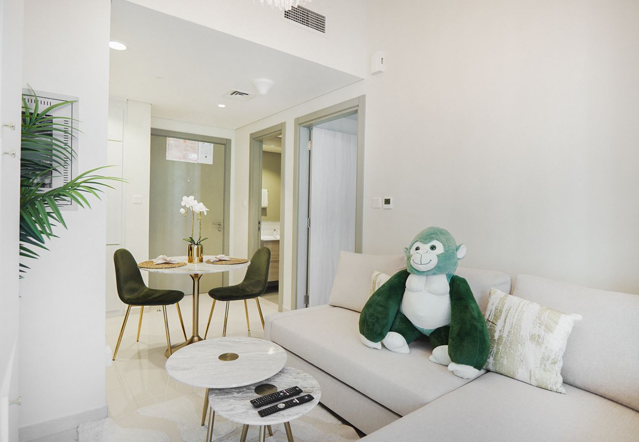 Apartment in Dubai - Cozy/sofabed/connected property Za16