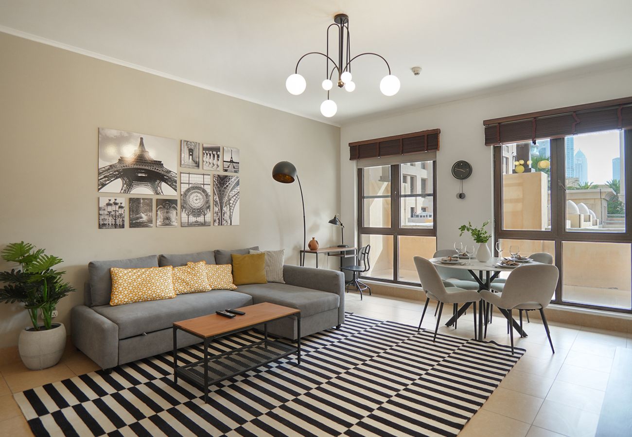 Apartment in Dubai - Spacious/authentic/city center
