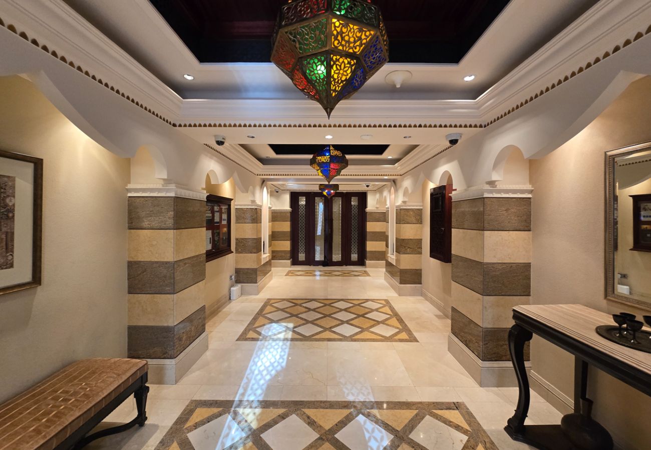 Apartment in Dubai - Spacious/authentic/city center