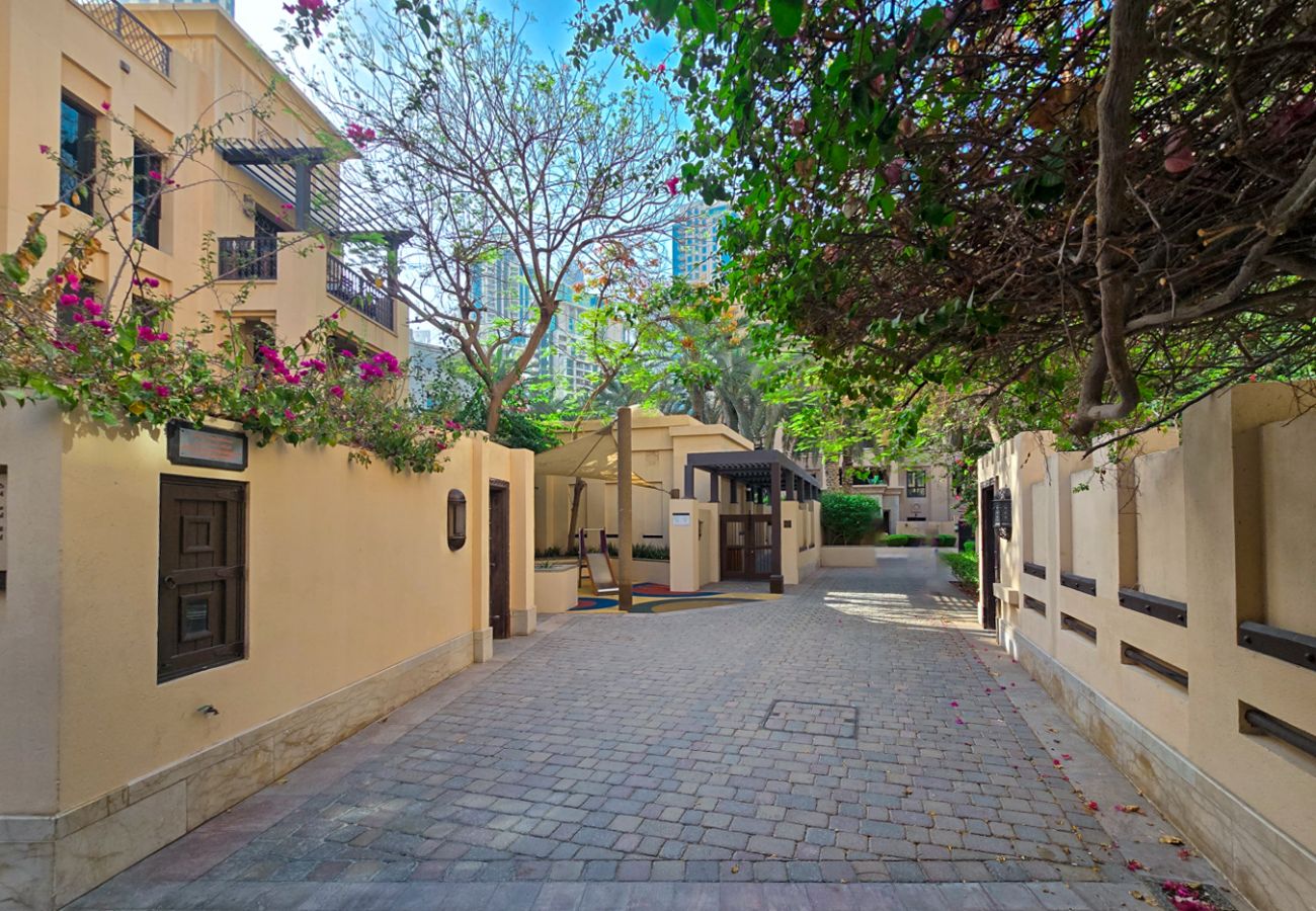 Apartment in Dubai - Spacious/authentic/city center