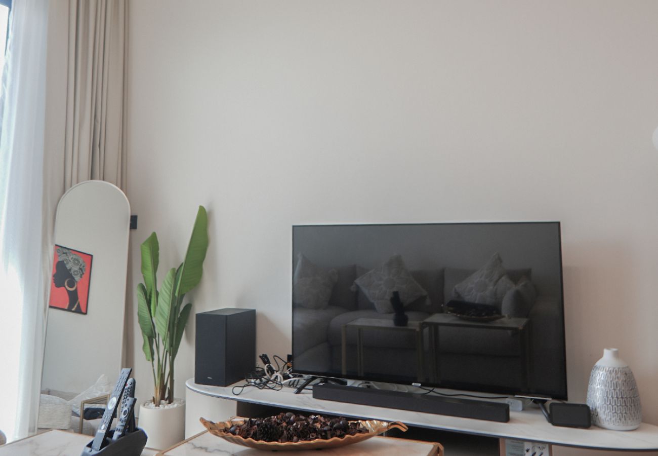Apartment in Dubai - EasyGo - Modern 1BR in Binghatti Heights