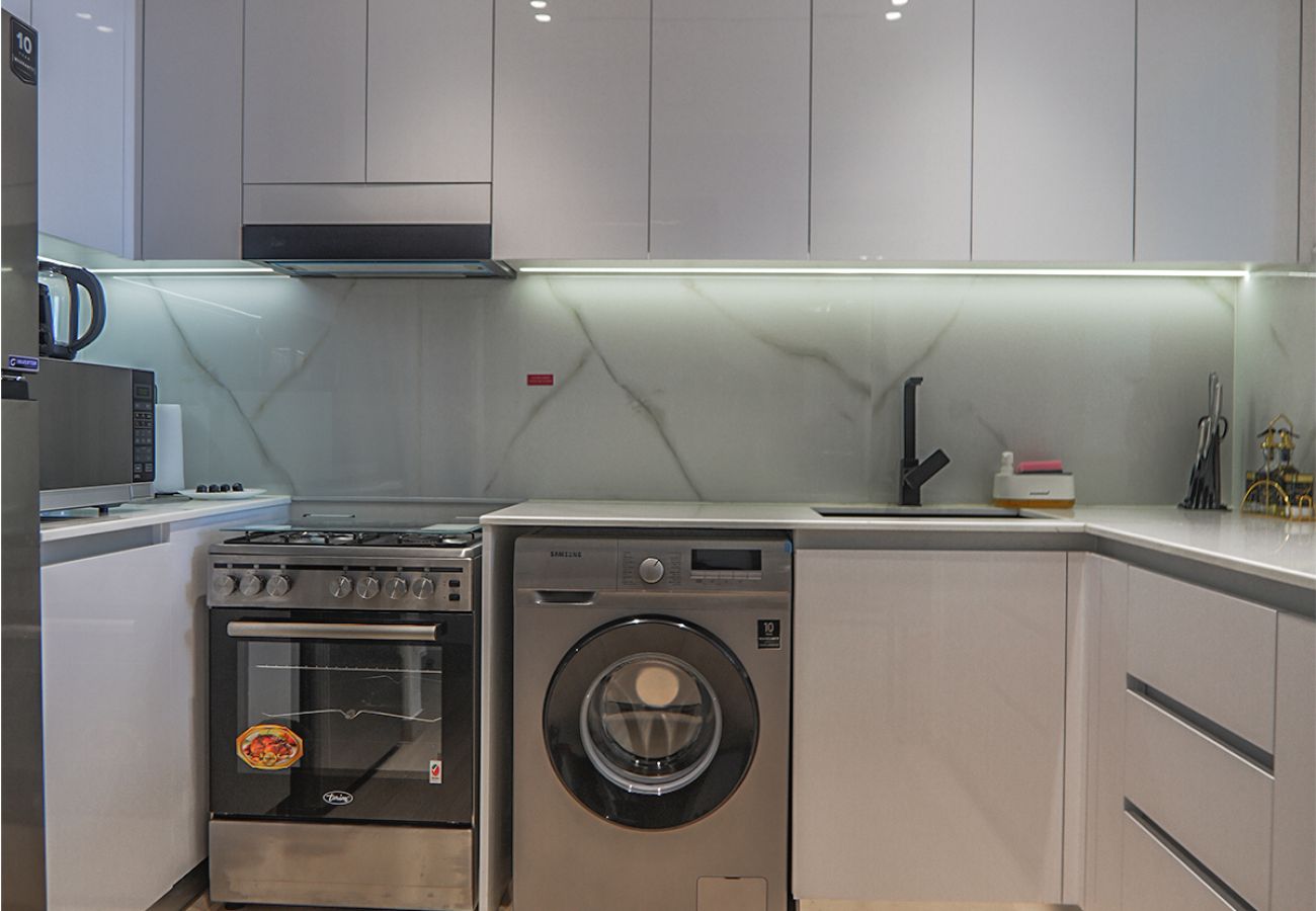 Apartment in Dubai - EasyGo - Modern 1BR in Binghatti Heights
