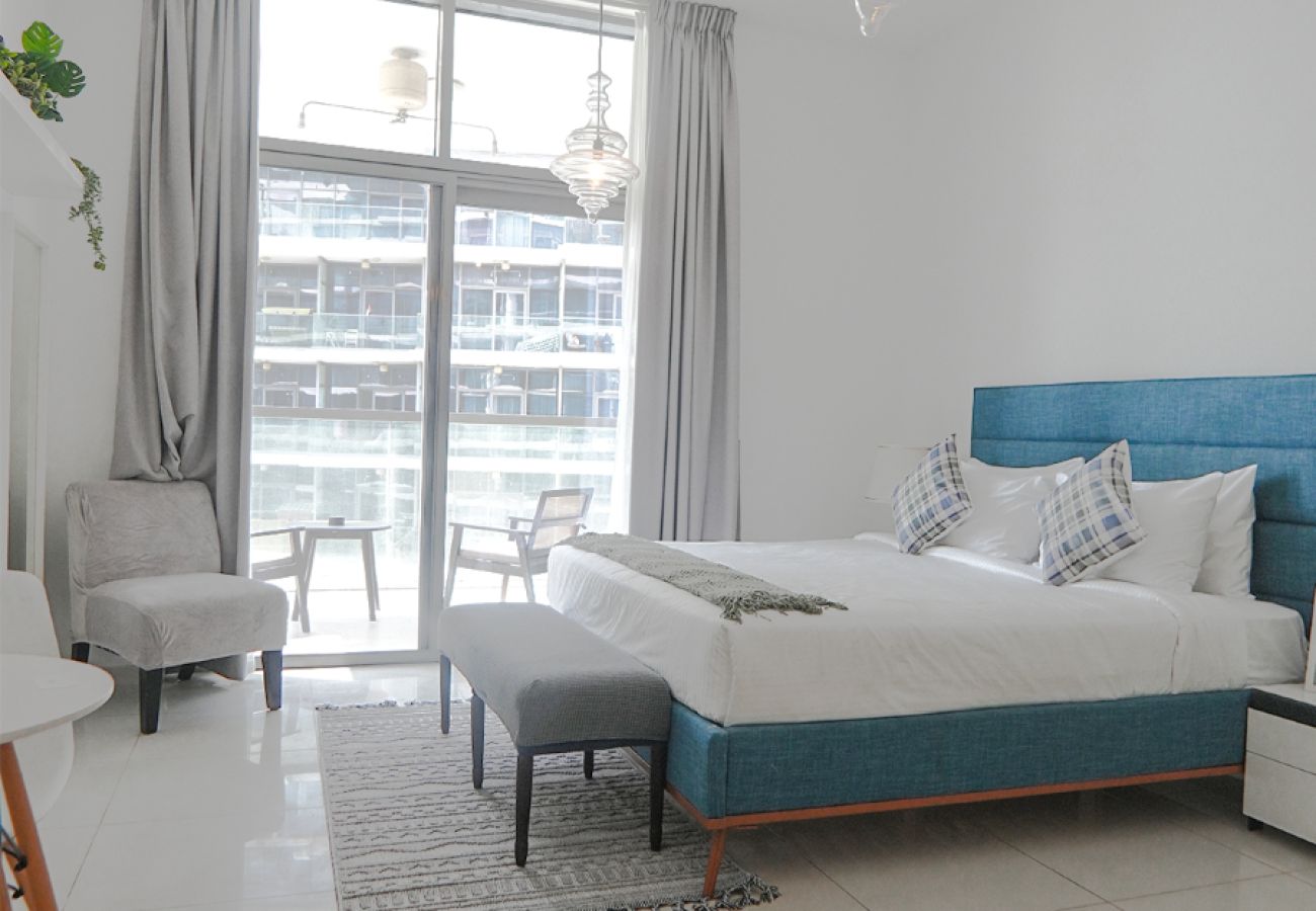 Studio in Dubai - EasyGo - Spacious Studio in Golf Vista B