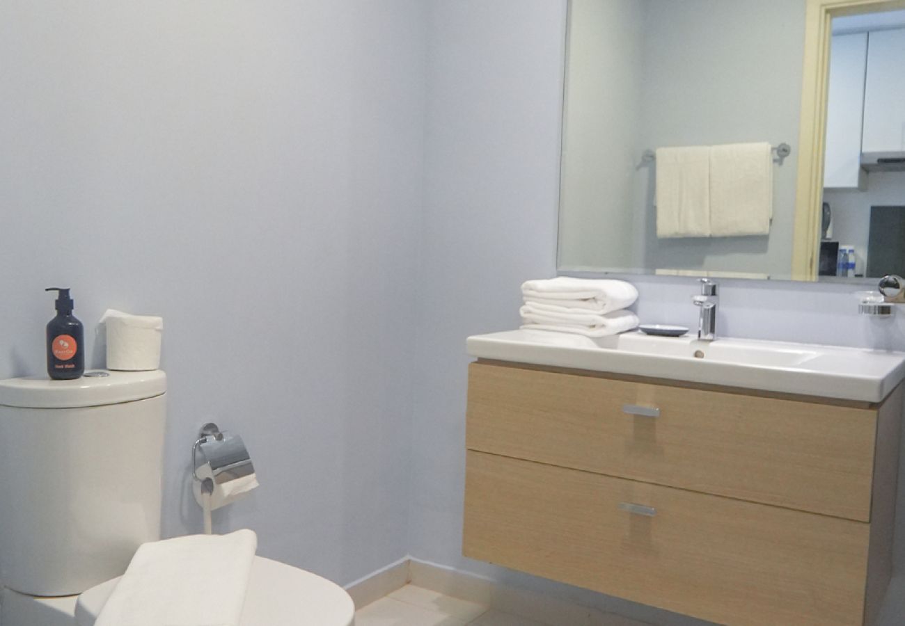 Studio in Dubai - EasyGo - Spacious Studio in Golf Vista B