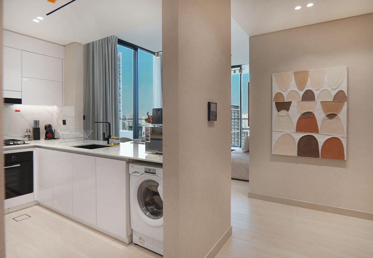 Apartment in Dubai - Lavish living with Private pool 