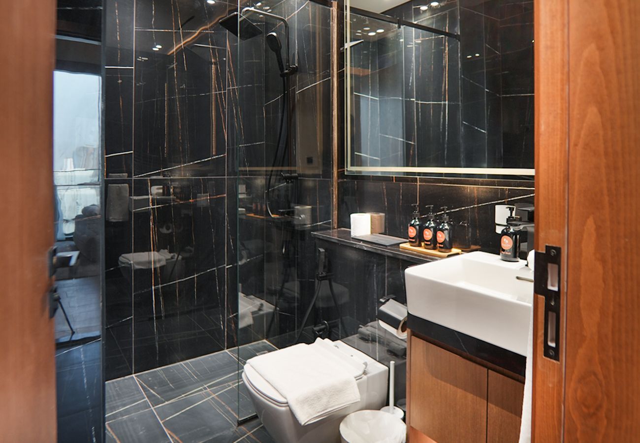 Apartment in Dubai - Lavish living with Private pool 