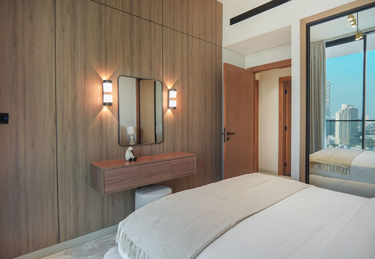 Apartment in Dubai - Lavish living with Private pool 
