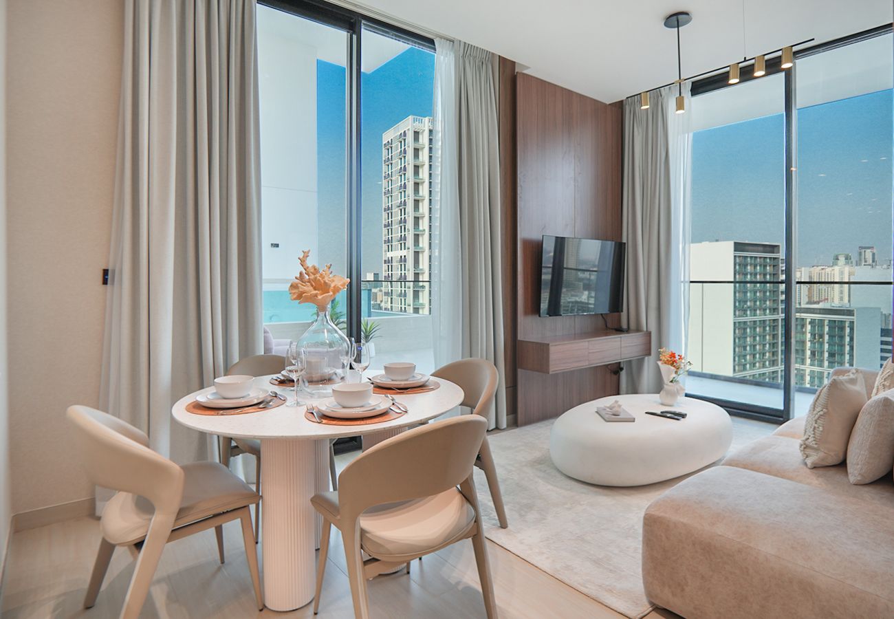 Apartment in Dubai - Lavish living with Private pool 