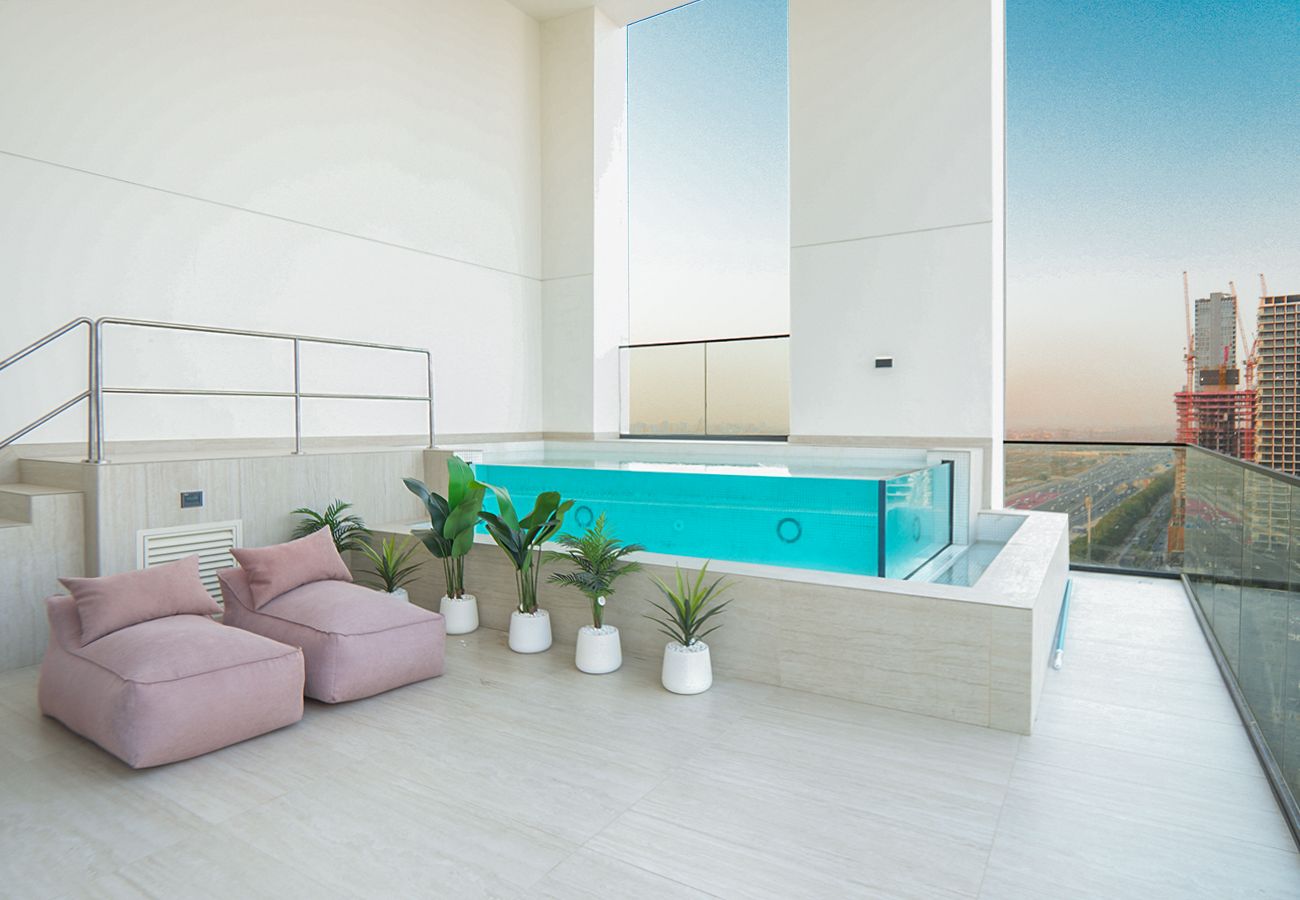 Apartment in Dubai - Lavish living with Private pool 