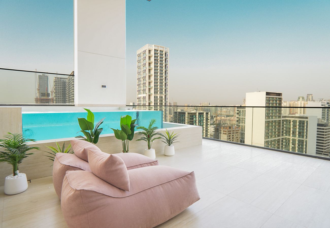 Apartment in Dubai - Lavish living with Private pool 