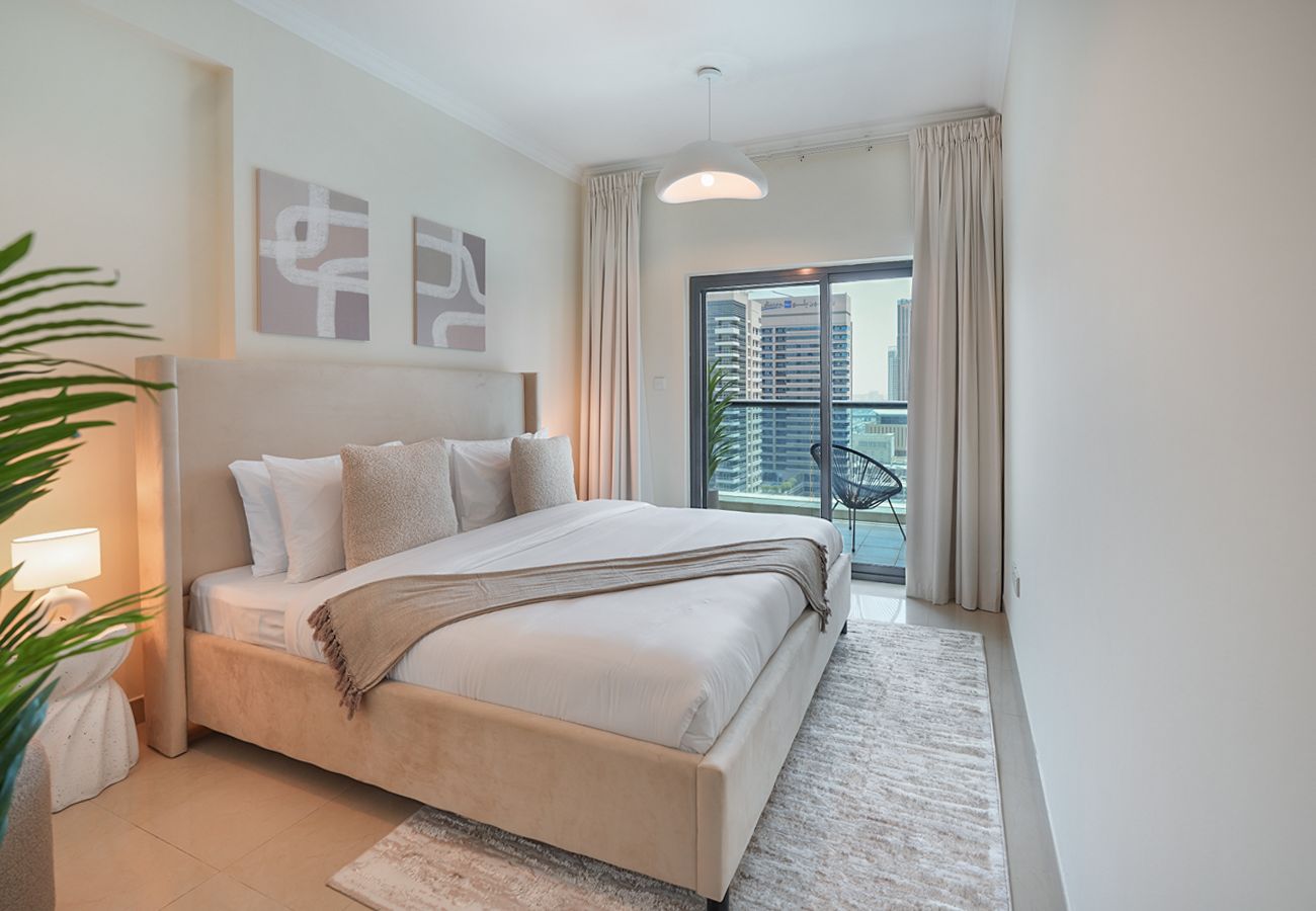Apartment in Dubai - Marina Living - View and amenities 