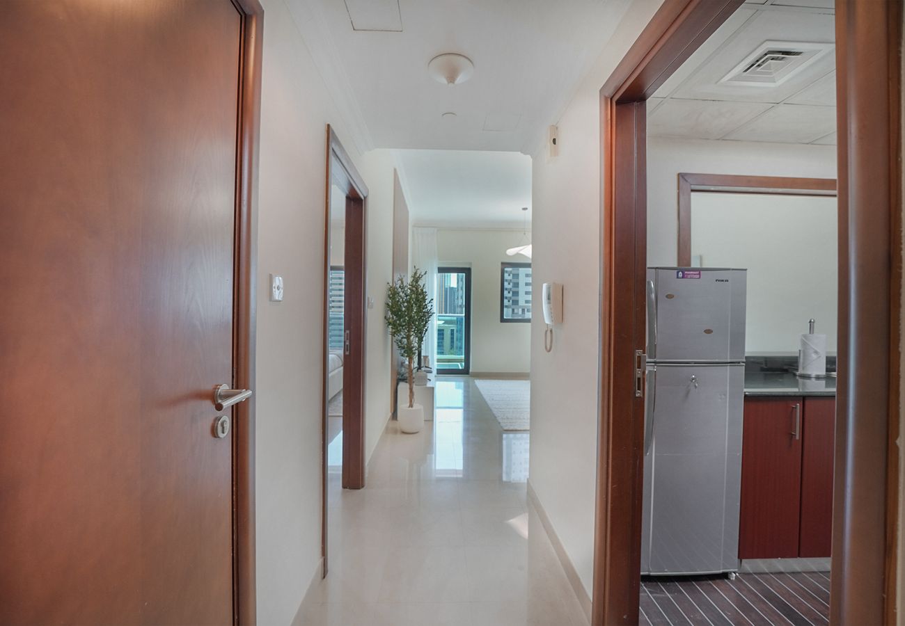 Apartment in Dubai - Marina Living - View and amenities 