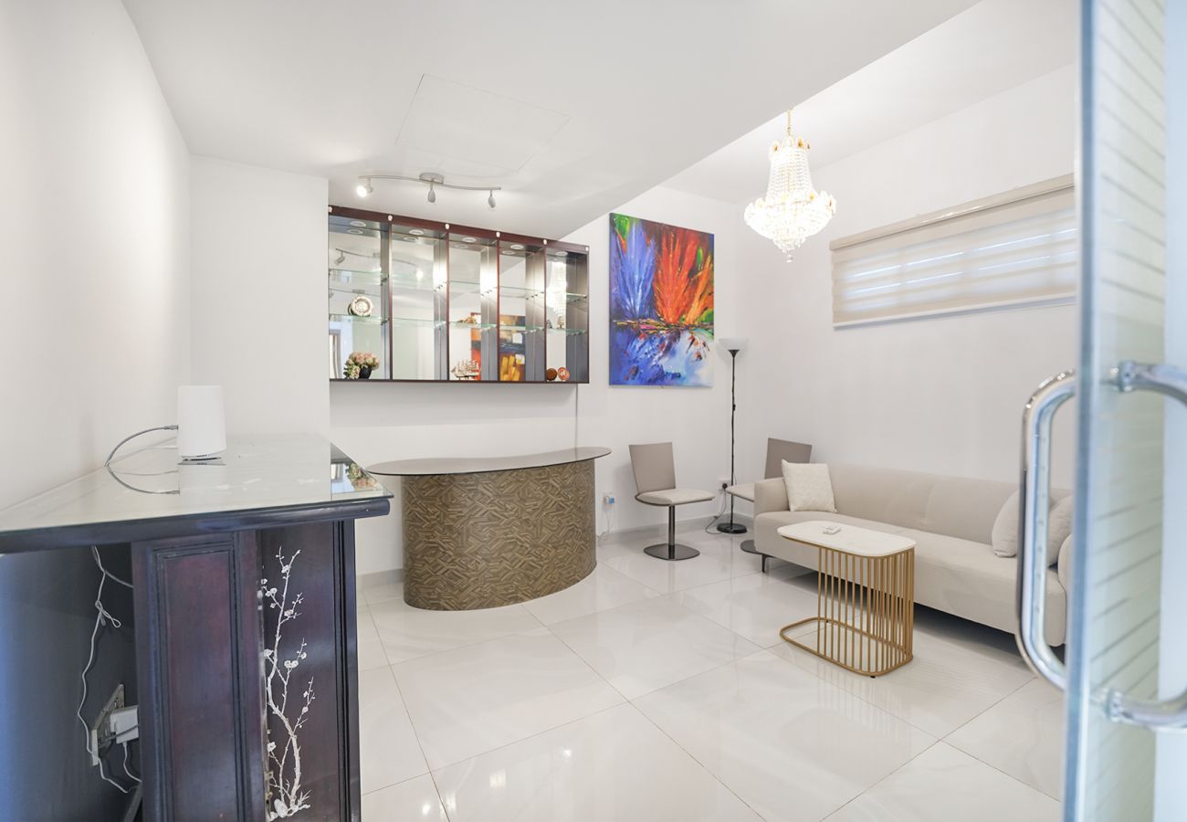Terraced House in Dubai - Elevated urban living in Stylish 3Bedroom touwnhouse