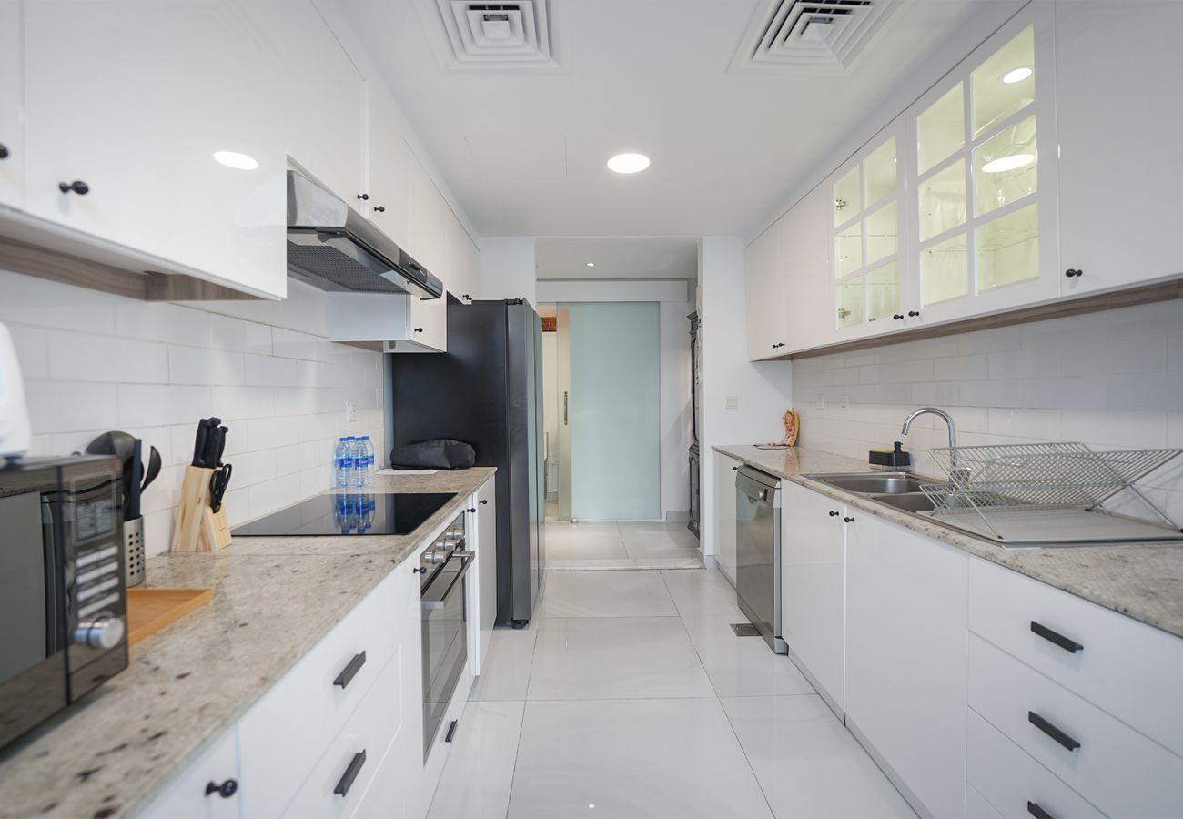 Terraced House in Dubai - Elevated urban living in Stylish 3Bedroom touwnhouse
