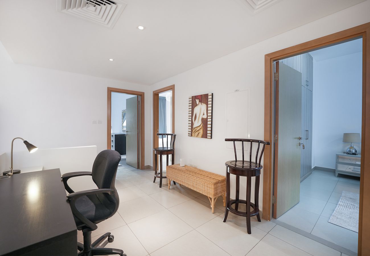 Terraced House in Dubai - Elevated urban living in Stylish 3Bedroom touwnhouse